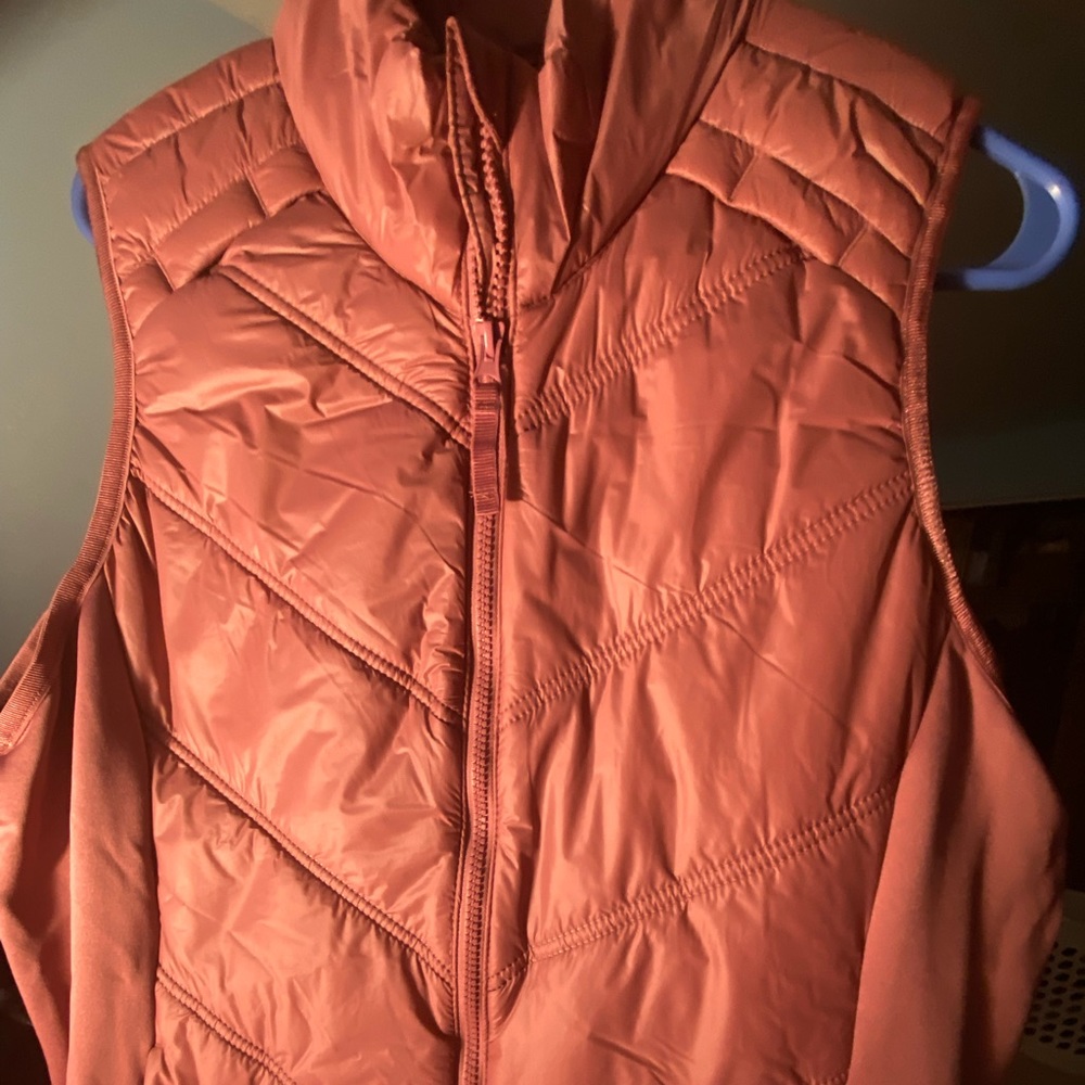 Pink puffer vest 💞